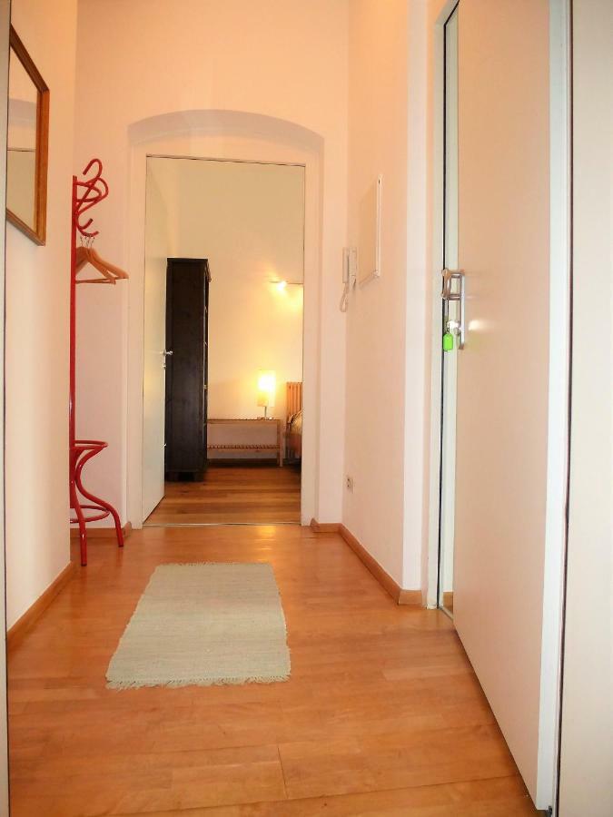Lovely, Central Apartment With Balcony Інсбрук Екстер'єр фото